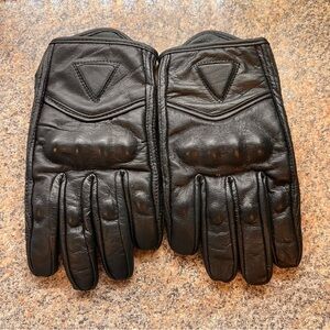 Black Leather Motorcycle Riding Gloves Raised KnuckleProtection NWOT